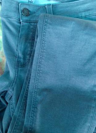 Джинси скіні