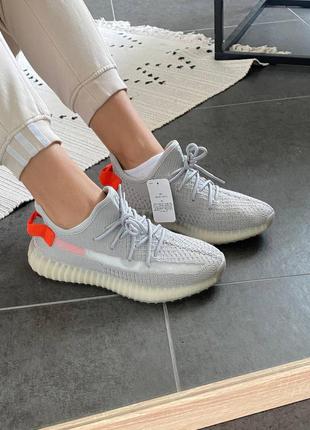 Adidas yeezy boost 350 v2 'tail light'  женские кроссовки адидас ези буст9 фото