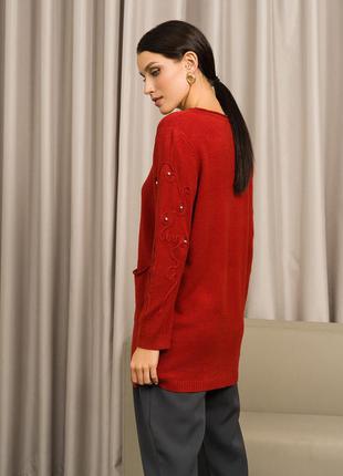 Червоний вовняний светр з декором на рукавах2 фото