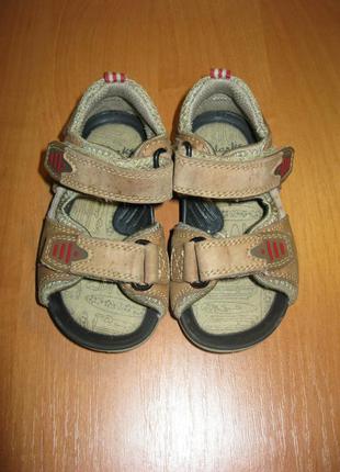 Босоніжки "clarks" розмір 4,5. 2