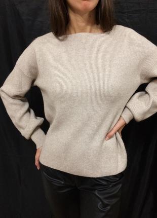 Женский шерстяной тёмный   свитер цвет кэмел.