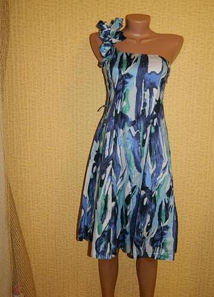 Платье нарядное на одно плечо голубое р. 42-44 petite