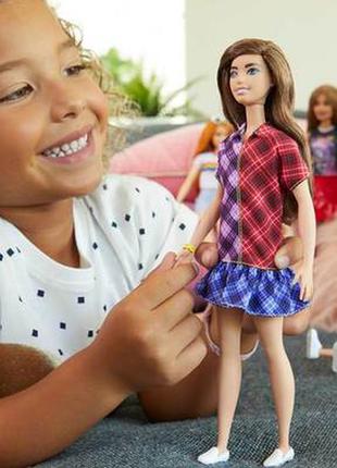 Барби модница 137, barbie fashionistas, mad for plaid doll with long brunette hair, модель ghw532 фото