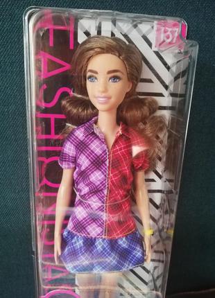 Барби модница 137, barbie fashionistas, mad for plaid doll with long brunette hair, модель ghw536 фото