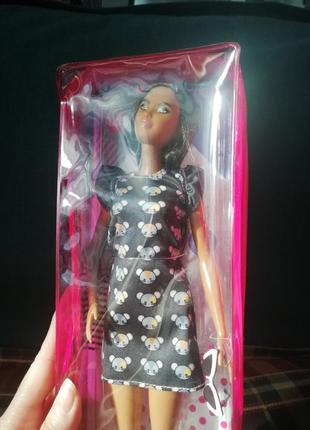 Кукла барби, серия fascionistas, barbie mattel, модница в платья с принтом мышки6 фото