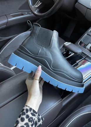 Зимние женские ботинки на меху bottega veneta mini premium, черные/синие (боттега, черевики)2 фото