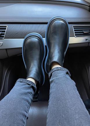 Зимние женские ботинки на меху bottega veneta mini premium, черные/синие (боттега, черевики)5 фото