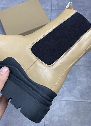 Ботинки bottega crossbody-tasker veneta beige lug boots (без меха)5 фото