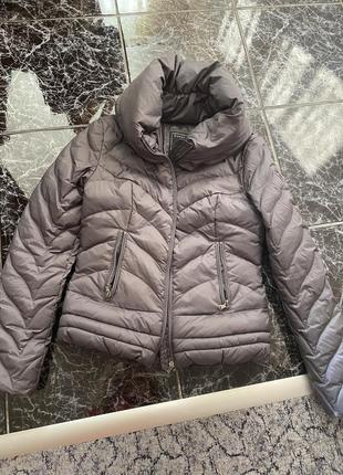 Пуховик guess