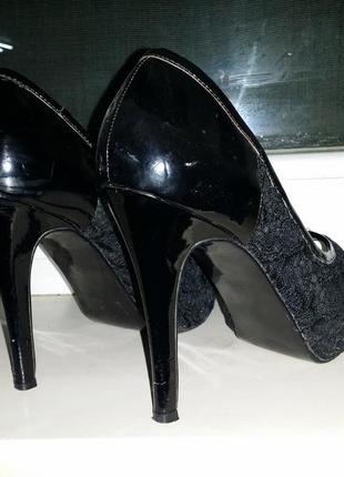 Черные лаковые кружевные туфли на высоком каблуке лодочки на шпильке открытый нос  next2 фото