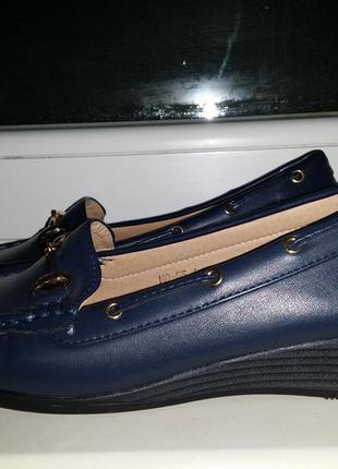 Сині мокасини сліпони топсайдеры туфлі на платформі танкетці kelsi dagger10 фото