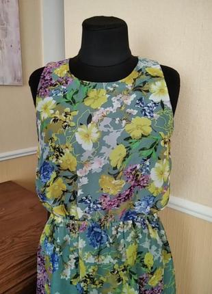 Легкое платье с цветочным принтом2 фото