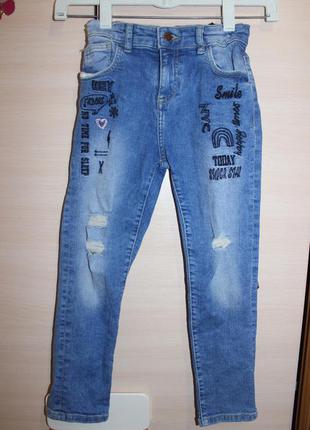 Джинсові штани , джинси з потертостями і нашивками denim co колекція 2017 року