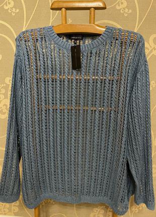 Дуже красивий і стильний брендовий светр.