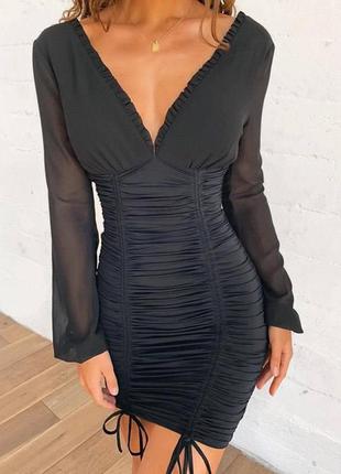 Платье с затяжками