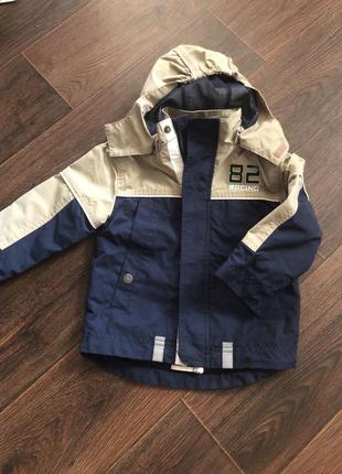 Продам ветровку в отличном состоянии