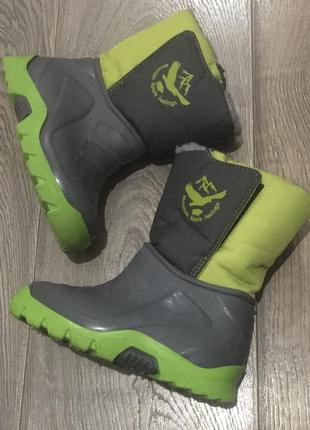 Зимові утеплені чоботи,сноубутсы для хлопчика 24-25 р