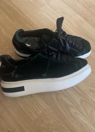 Продам кросівки