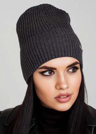 Осенняя женская шапка лопата с отворотом