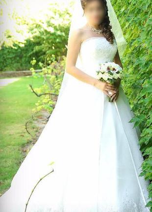 Дизайнерське весільне плаття daria karlozi1 фото