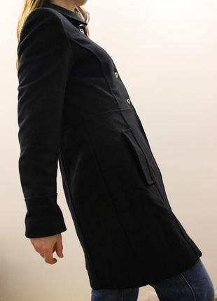 Пальто черное со строчкой.2 фото