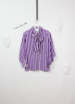 Біла сорочка в білу смужку з бантом