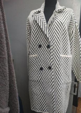 Шикарное стильное пальто зебра, альпака- ангора,последнее.1 фото