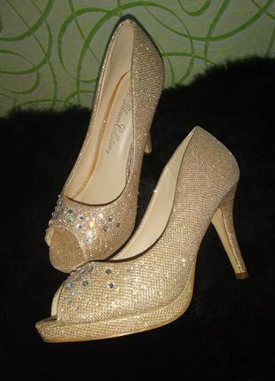 Туфли золото блестящие 36_37 нарядные
