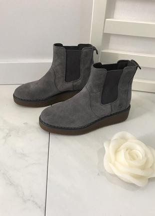 Демисезонные замшевые ботинки челси collaboration timberland