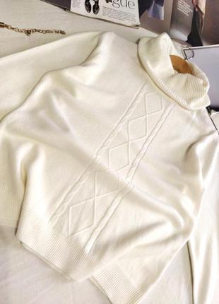 !!!идельный мягкий молочный свитер джемпер с горловиной!можно оверсайз!