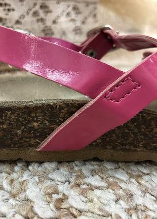 Малинові сандалі 3