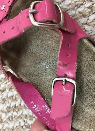 Малинові сандалі 5