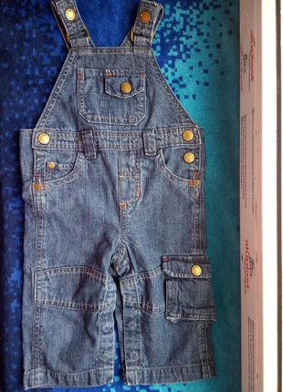 Стильный джинсовый комбинезон, фирменный 3-6 месяцев + ромпер в подарок