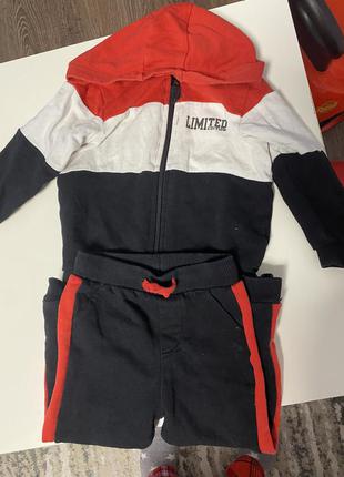 Спортивный костюм