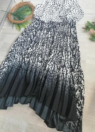 Сукня плісе з енімалістичним малюнком пума асиметричний низ4 фото