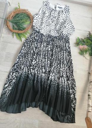 Сукня плісе з енімалістичним малюнком пума асиметричний низ1 фото