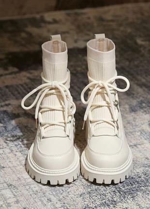 Тренд сезона! стильные тёплые  молочные ботинки из эко кожи на флисе в стиле zara