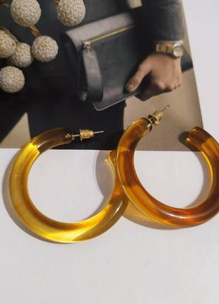 Новые акриловые серьги кольца толстые сережки пластик колечка под янтарь кульчики кільця