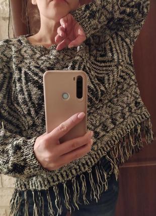 Стильний светр з бахромою пензликами2 фото