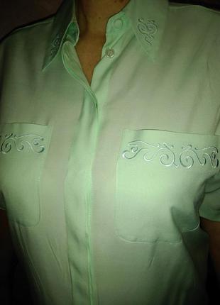 Блузка з вишивкою (короткий рукав)