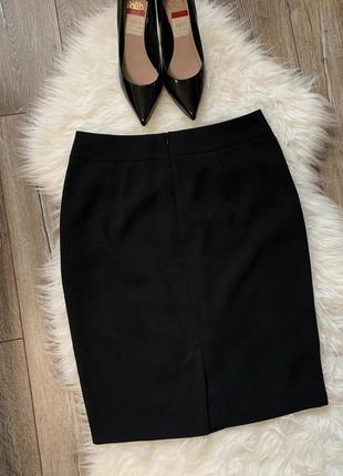 Чорна спідниця