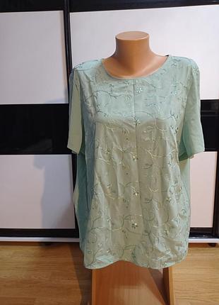 Красивая футболка,блуза.