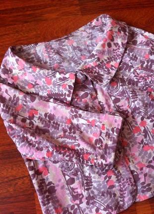 Короткий пиджак в принт