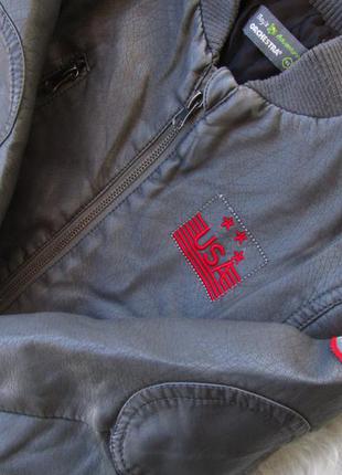 Утепленная демисезонная кожаная куртка бомбер на локтях нашивки orchestra3 фото
