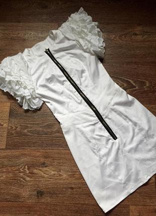 Сукні з мереживними рукавами
