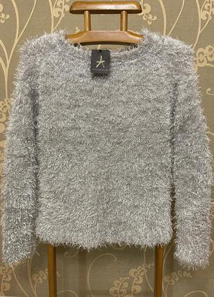 Дуже красивий і стильний брендовий теплий в'язаний светр.