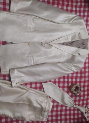Костюм (піджак, штани,ремінь, краватка,4 фото