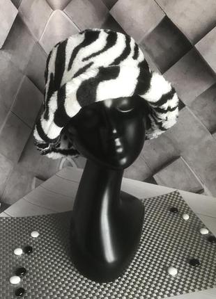 Тепла хутряна зимова панама жіноча zebra біла8 фото