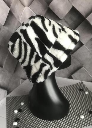 Тепла хутряна зимова панама жіноча zebra біла9 фото