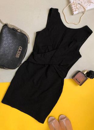 Чорне плаття